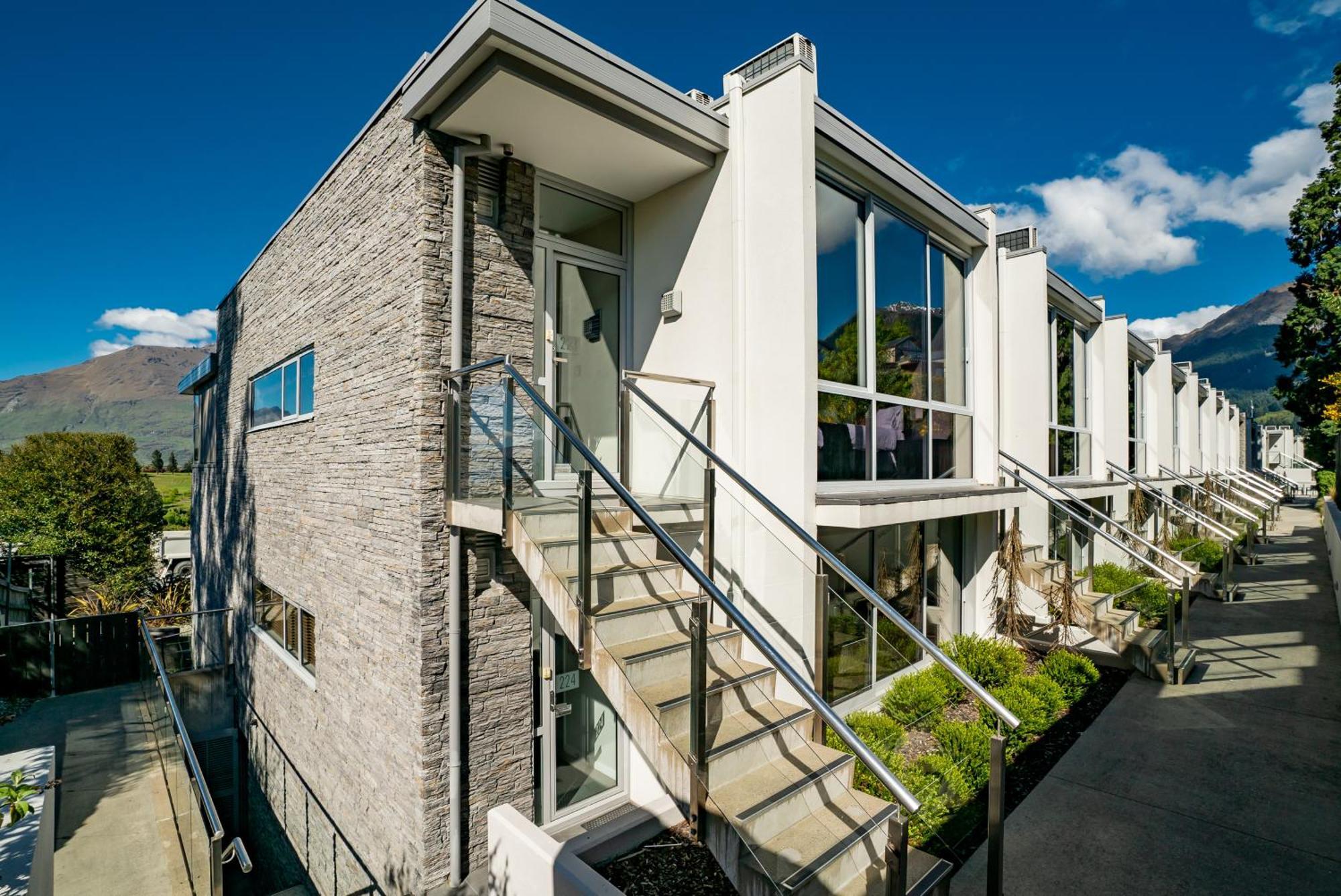 Modern Executive Living In Pounamu Apartment Queenstown Exterior photo